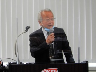 開会挨拶（吉川会長）